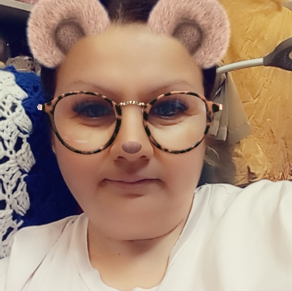 Meet your Posher, Elizabeth - Picture 2 of 4